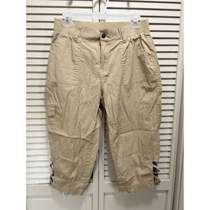 Fresh Khaki Cargo Tan‎ Capri Pants Size 6 Mid Rise Pockets Zip Strappy Detail